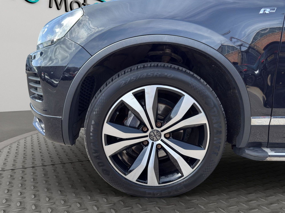 Volkswagen Touareg 3.0 TDI V6 BlueMotion Tech R-Line Tiptronic 4WD Euro 5 (s/s) 5dr