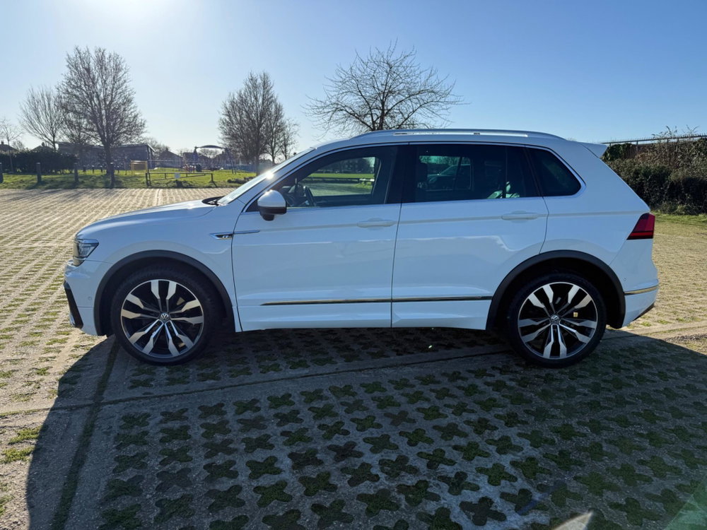 Volkswagen Tiguan 2.0 TDI BlueMotion Tech R-Line DSG 4Motion Euro 6 (s/s) 5dr