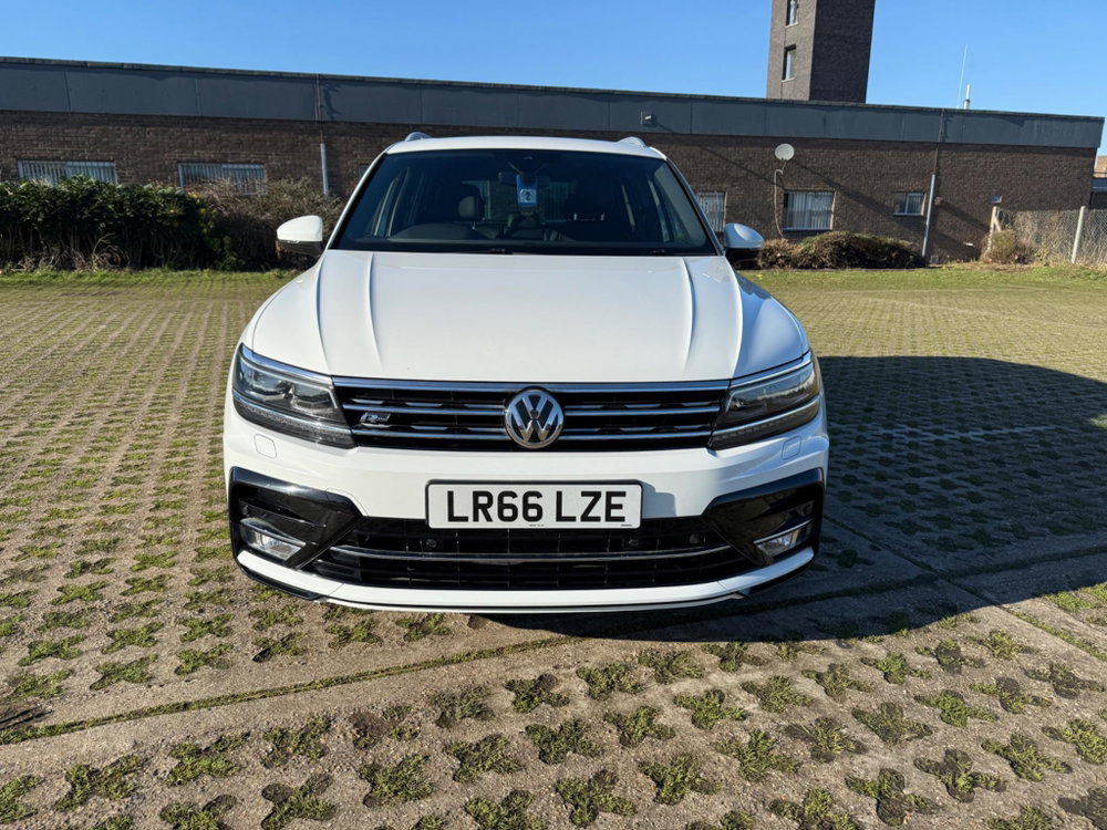 Volkswagen Tiguan 2.0 TDI BlueMotion Tech R-Line DSG 4Motion Euro 6 (s/s) 5dr