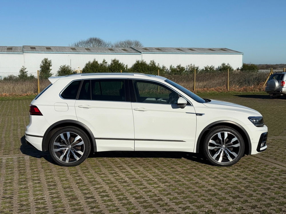 Volkswagen Tiguan 2.0 TDI BlueMotion Tech R-Line DSG 4Motion Euro 6 (s/s) 5dr