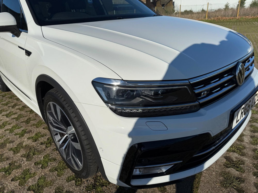 Volkswagen Tiguan 2.0 TDI BlueMotion Tech R-Line DSG 4Motion Euro 6 (s/s) 5dr