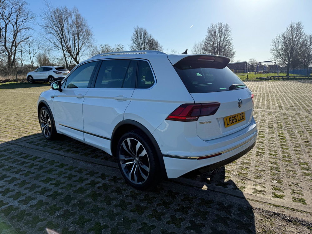Volkswagen Tiguan 2.0 TDI BlueMotion Tech R-Line DSG 4Motion Euro 6 (s/s) 5dr
