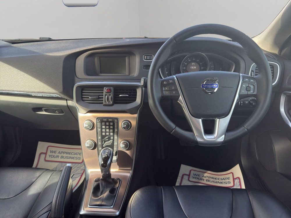 Volvo V40 Cross Country 2.0 D2 Lux Auto Euro 6 (s/s) 5dr