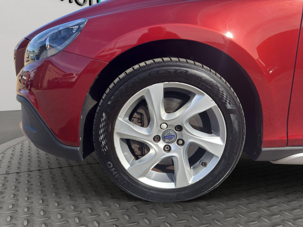 Volvo V40 Cross Country 2.0 D2 Lux Auto Euro 6 (s/s) 5dr
