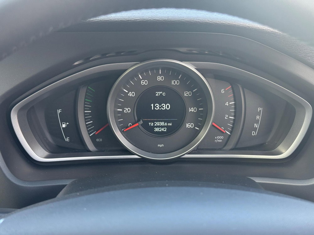 Volvo V40 Cross Country 2.0 D2 Lux Auto Euro 6 (s/s) 5dr