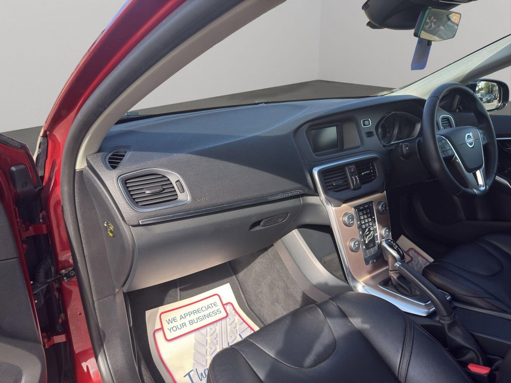 Volvo V40 Cross Country 2.0 D2 Lux Auto Euro 6 (s/s) 5dr
