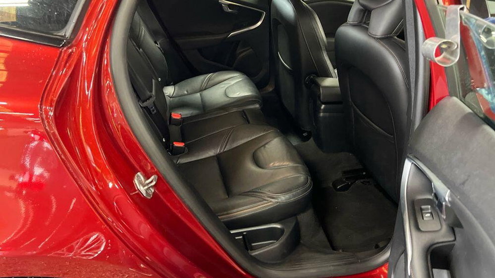Volvo V40 Cross Country 2.0 D2 Lux Auto Euro 6 (s/s) 5dr