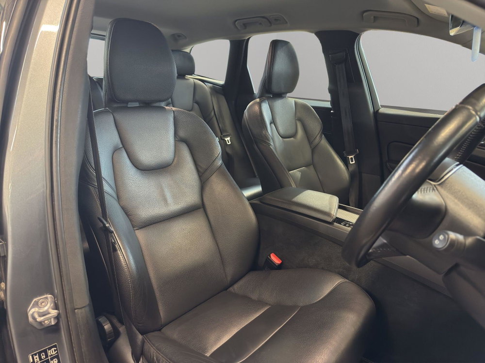 Volvo XC60 2.0 D4 Momentum Auto AWD Euro 6 (s/s) 5dr