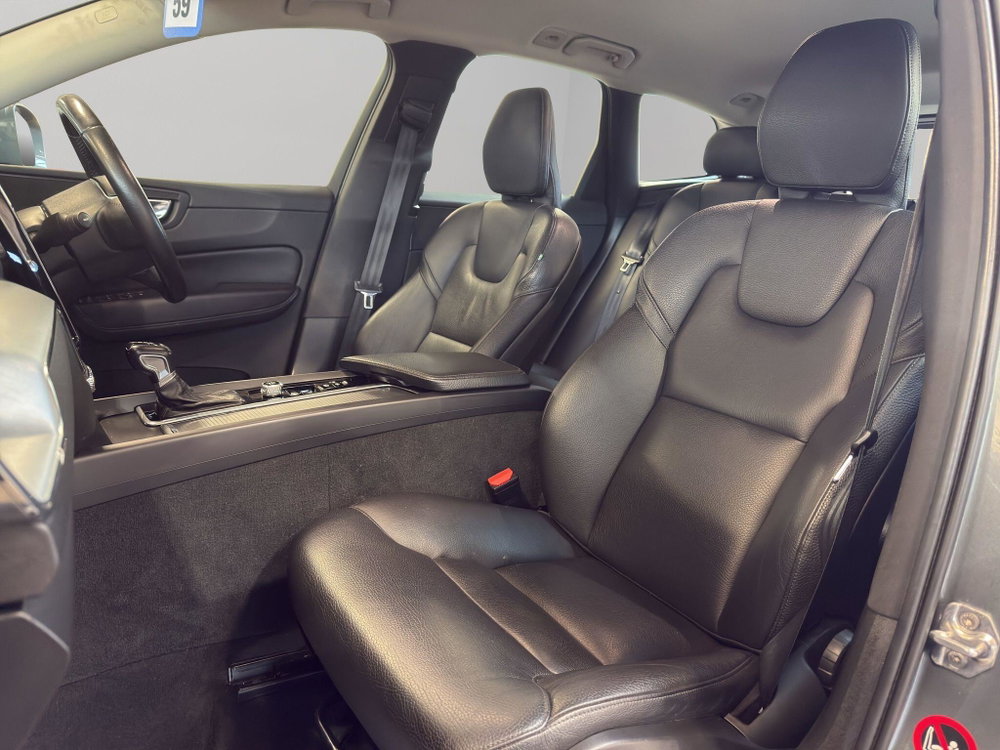 Volvo XC60 2.0 D4 Momentum Auto AWD Euro 6 (s/s) 5dr