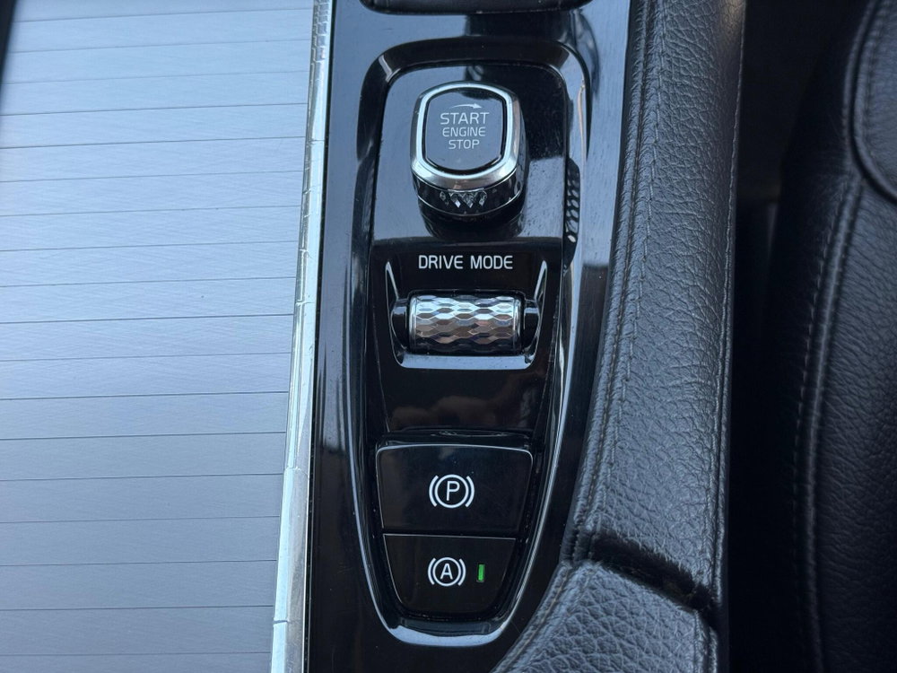 Volvo XC90 2.0 D5 PowerPulse Momentum Auto 4WD Euro 6 (s/s) 5dr