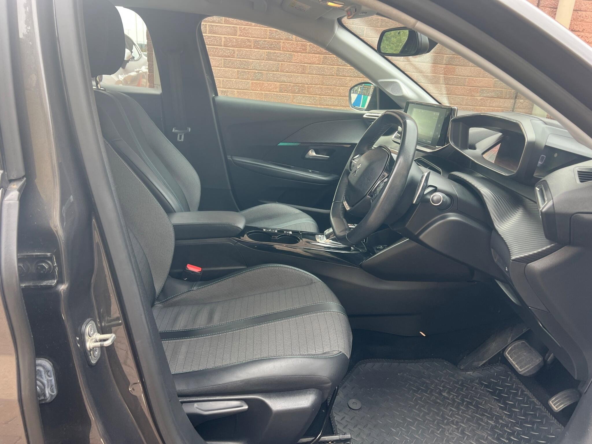 Peugeot 208 1.2 PureTech Allure EAT Euro 6 (s/s) 5dr 5dr Automatic 2026