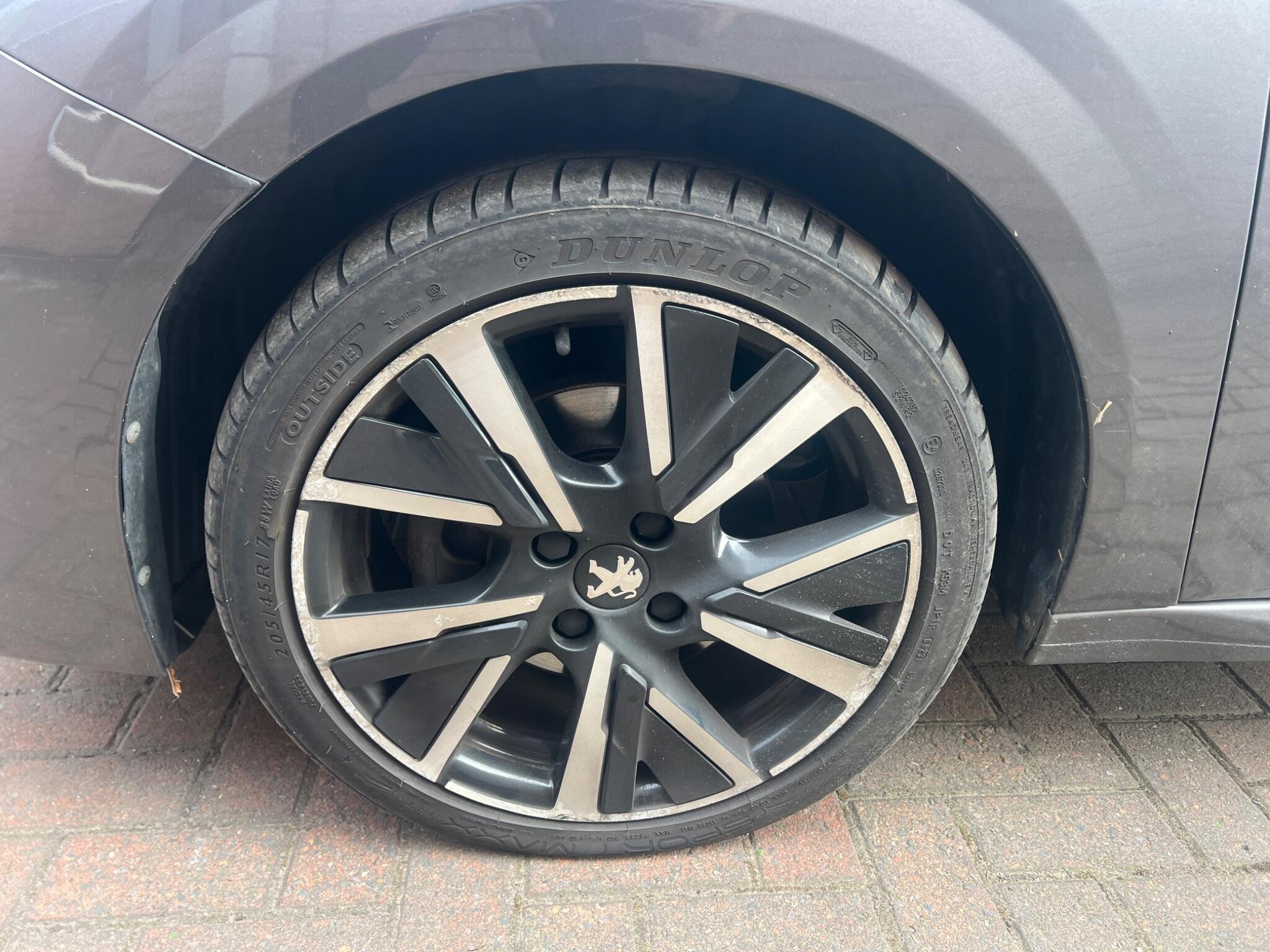 Peugeot 208 1.2 PureTech Allure EAT Euro 6 (s/s) 5dr 5dr Automatic 2026