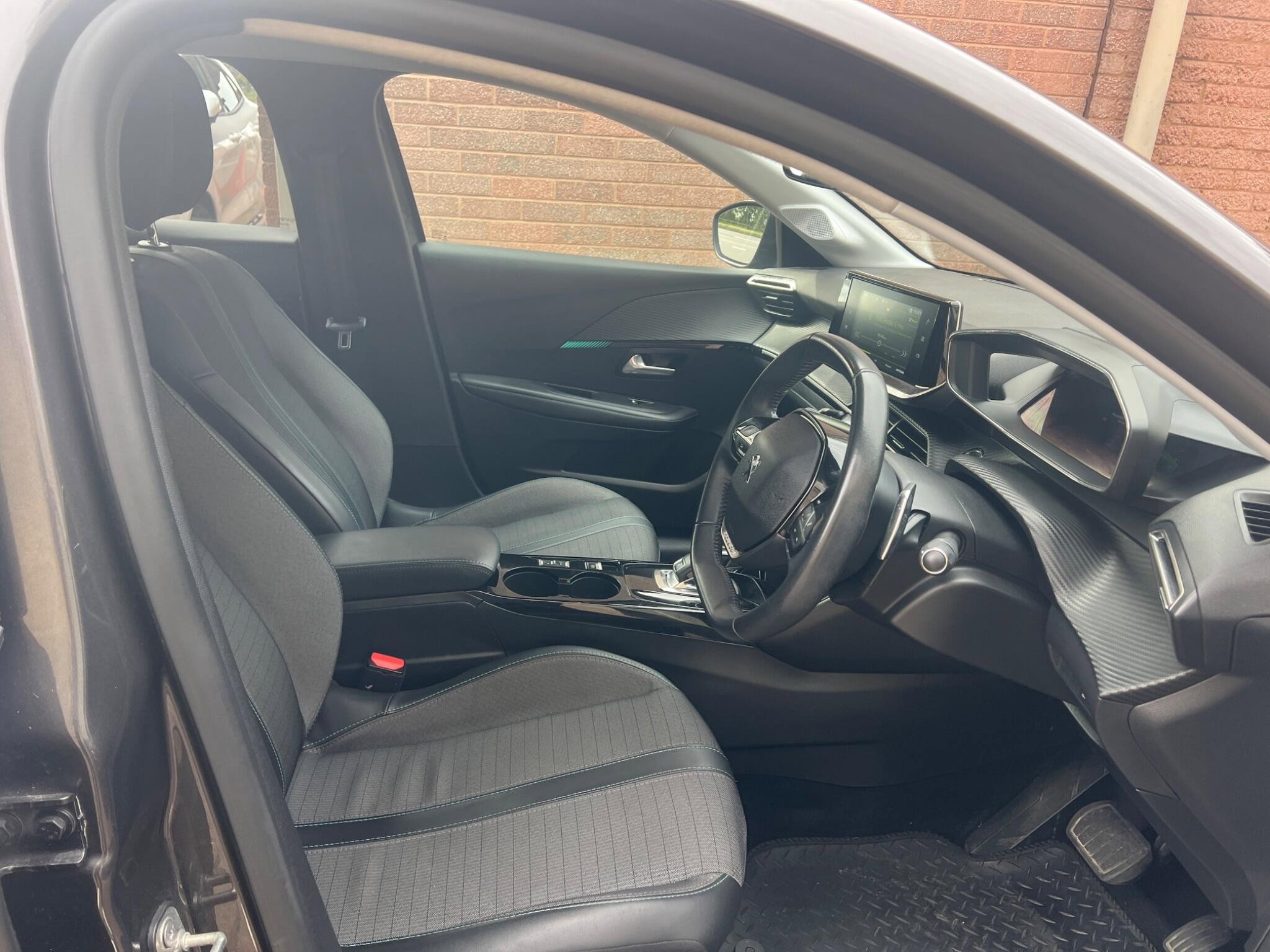 Peugeot 208 1.2 PureTech Allure EAT Euro 6 (s/s) 5dr 5dr Automatic 2026
