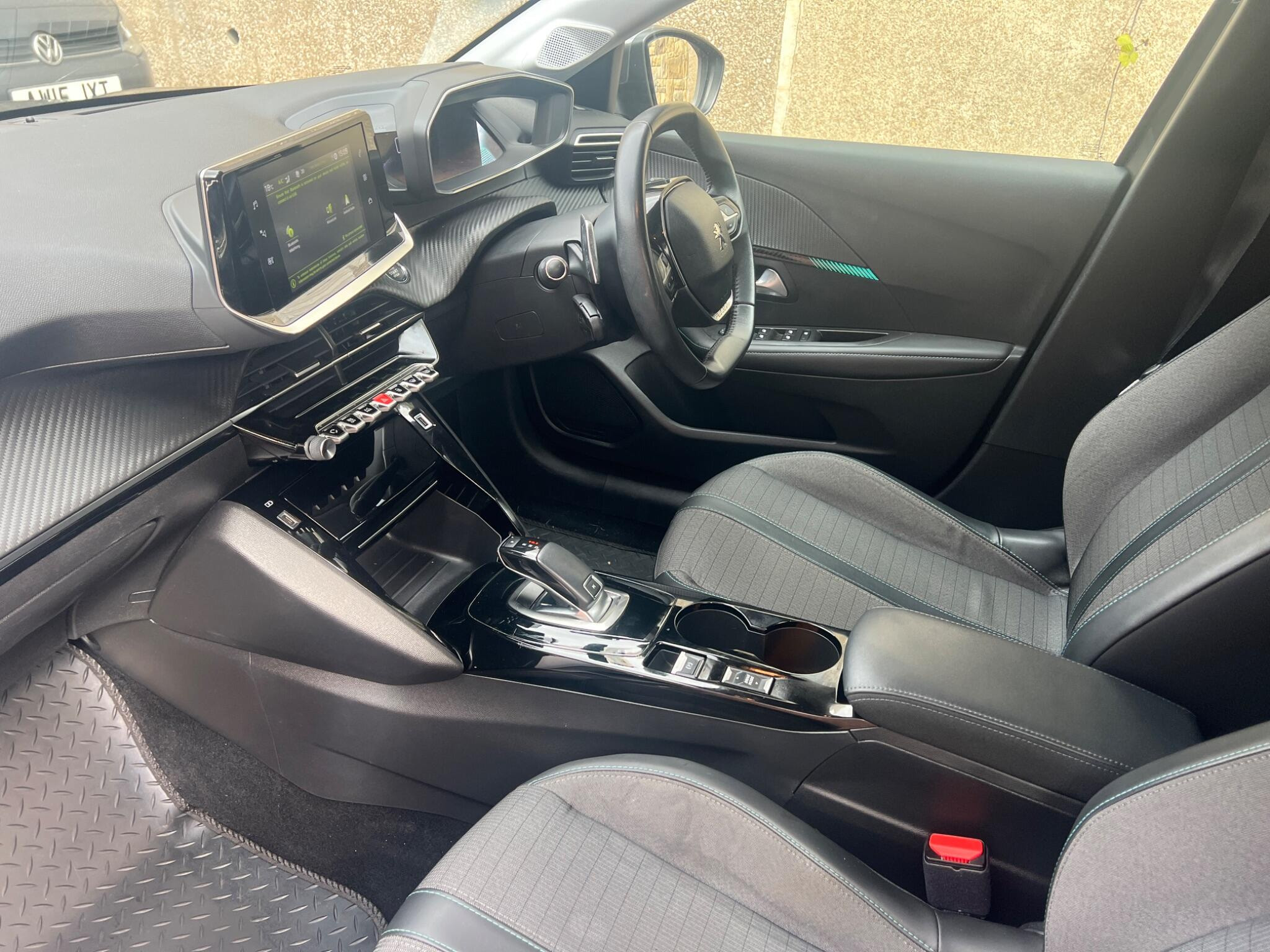 Peugeot 208 1.2 PureTech Allure EAT Euro 6 (s/s) 5dr 5dr Automatic 2026