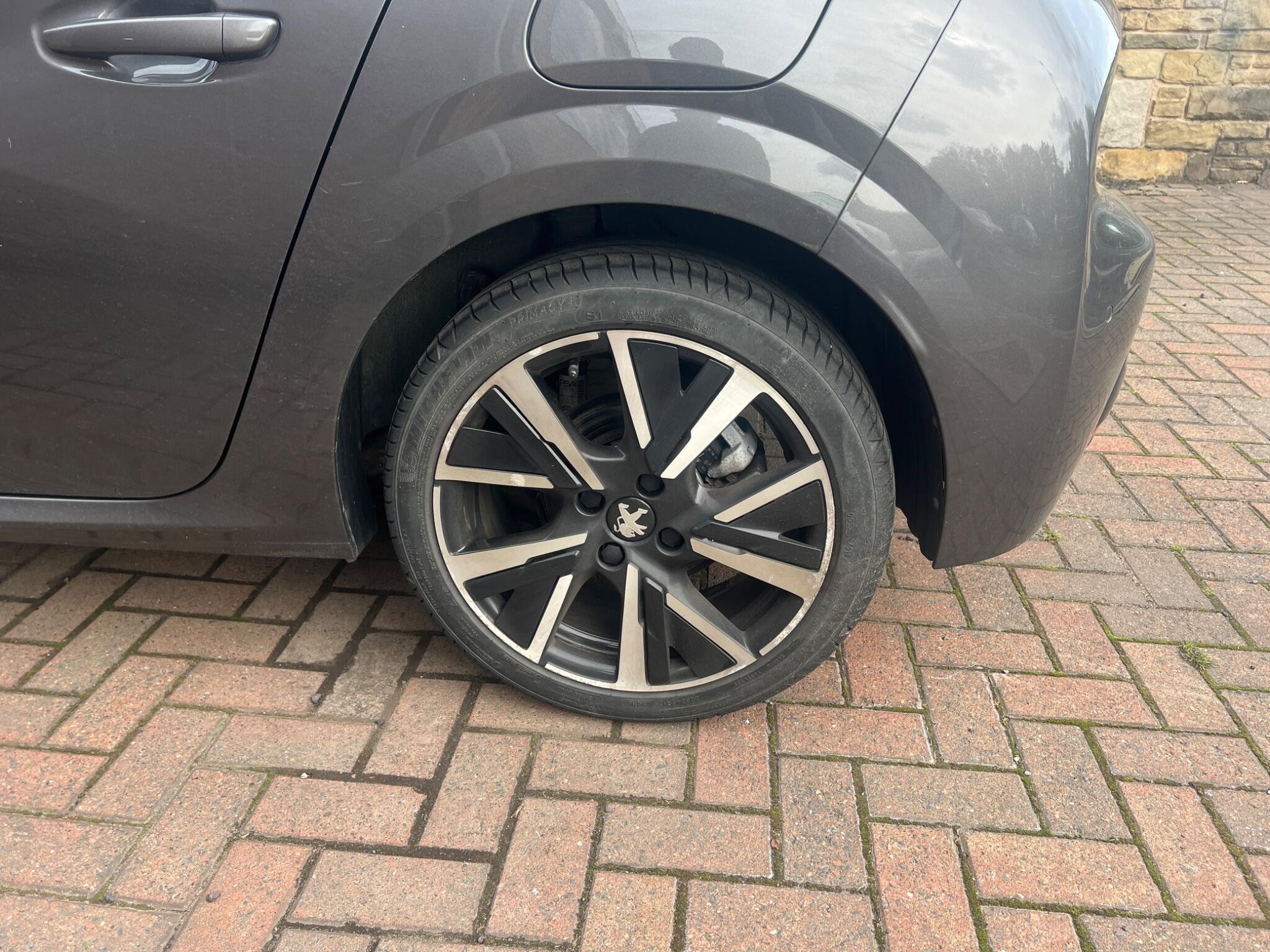 Peugeot 208 1.2 PureTech Allure EAT Euro 6 (s/s) 5dr 5dr Automatic 2026