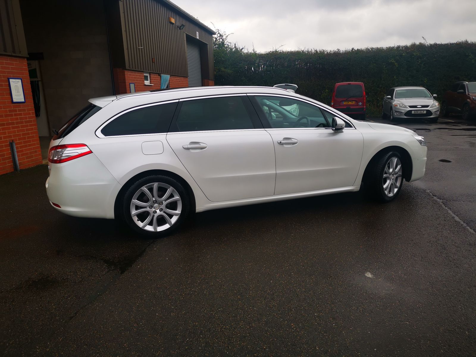 Peugeot 508 2.0L HDI SW ALLURE Estate 5dr Diesel Manual Euro 5 (163 bhp) 5dr Manual 2026
