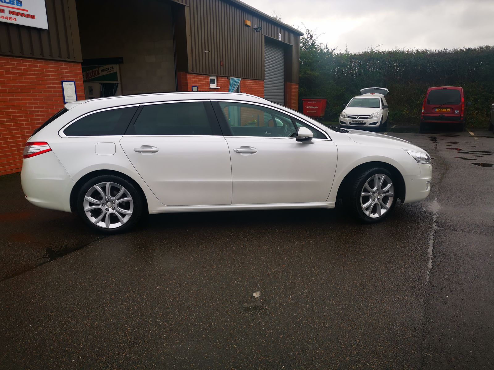 Peugeot 508 2.0L HDI SW ALLURE Estate 5dr Diesel Manual Euro 5 (163 bhp) 5dr Manual 2026