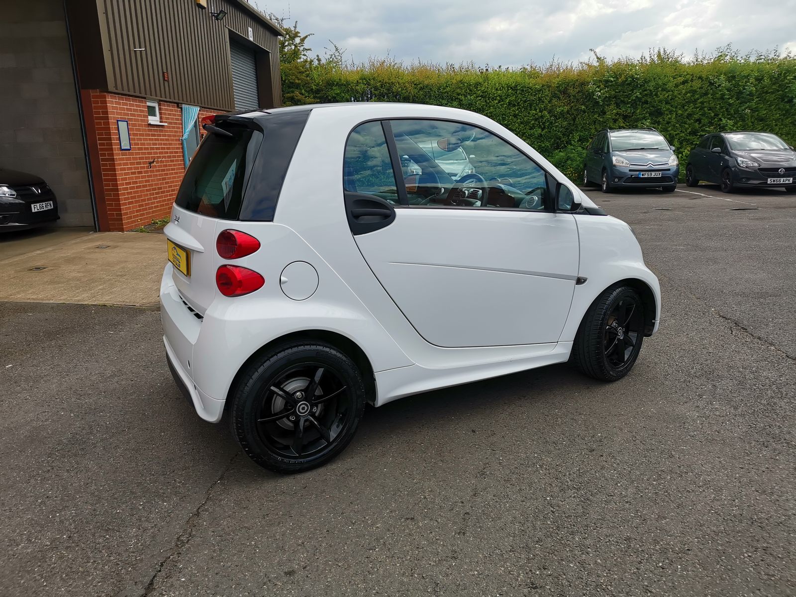 Smart ForTwo 1.0L GRANDSTYLE EDITION Coupe 3dr Petrol Automatic Euro 5 (84 bhp) 3dr Automatic 2026