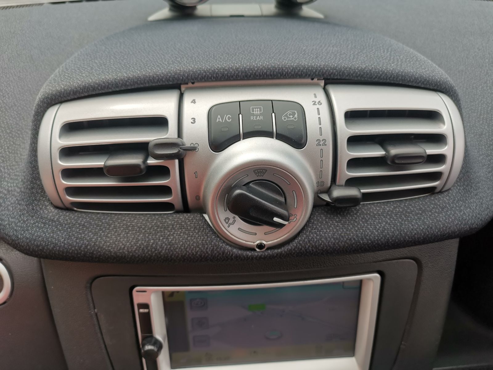Smart ForTwo 1.0L GRANDSTYLE EDITION Coupe 3dr Petrol Automatic Euro 5 (84 bhp) 3dr Automatic 2026