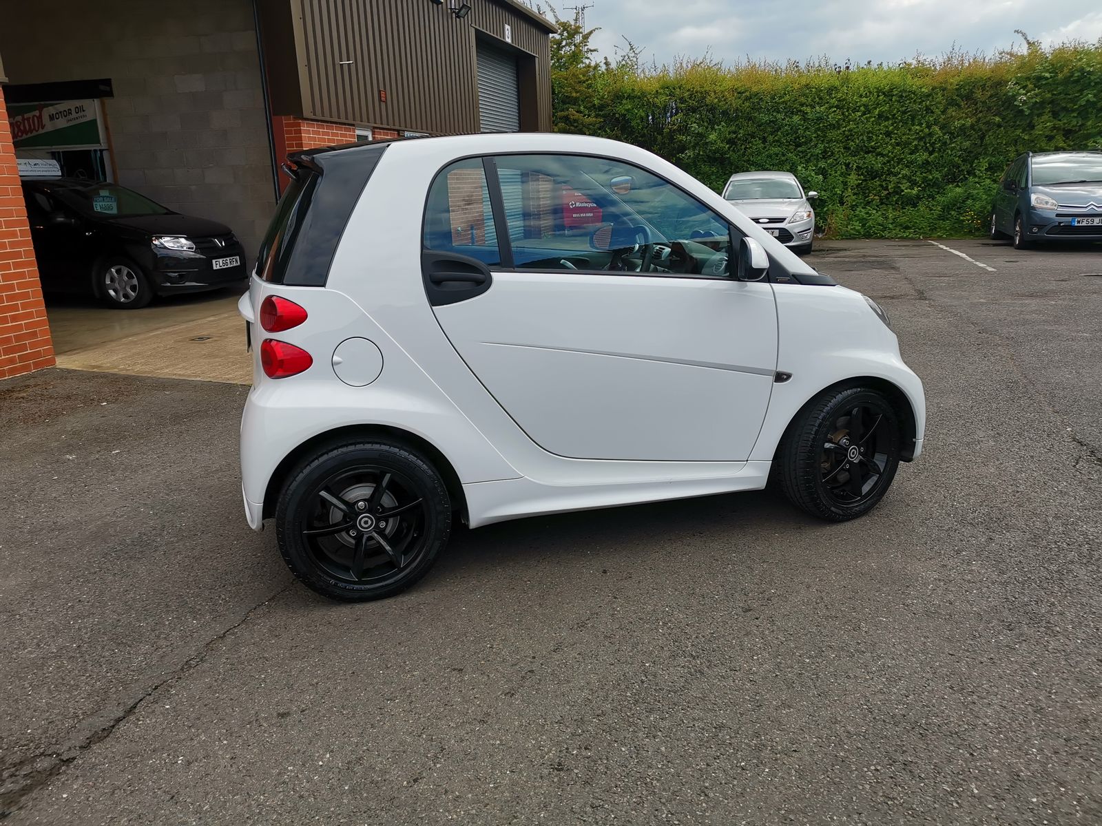 Smart ForTwo 1.0L GRANDSTYLE EDITION Coupe 3dr Petrol Automatic Euro 5 (84 bhp) 3dr Automatic 2026