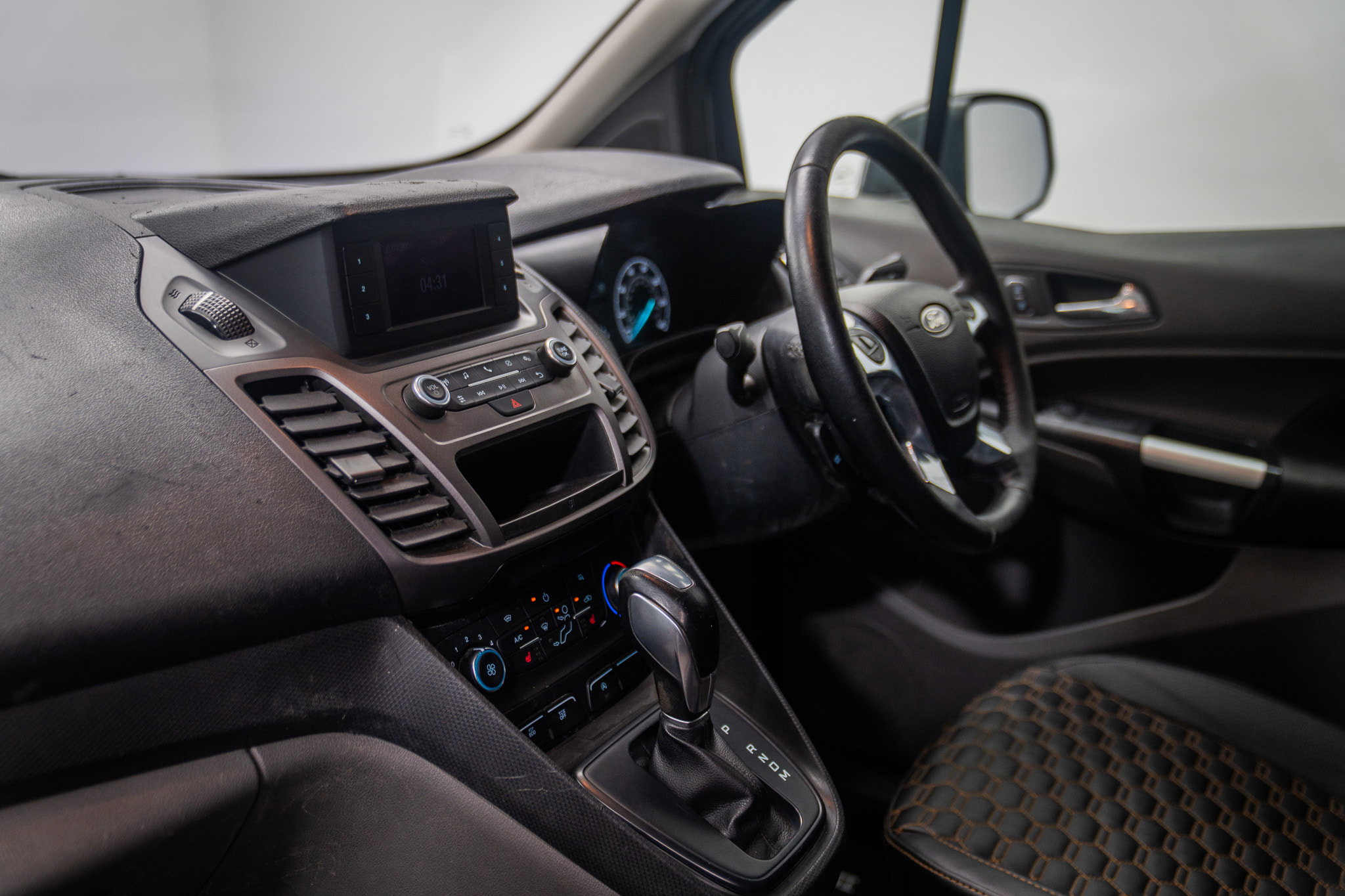 Ford Transit Connect 1.5 240 EcoBlue Limited Panel Van 5dr Diesel Auto L2 Euro 6 (s/s) (120 ps) 5dr Automatic 2026