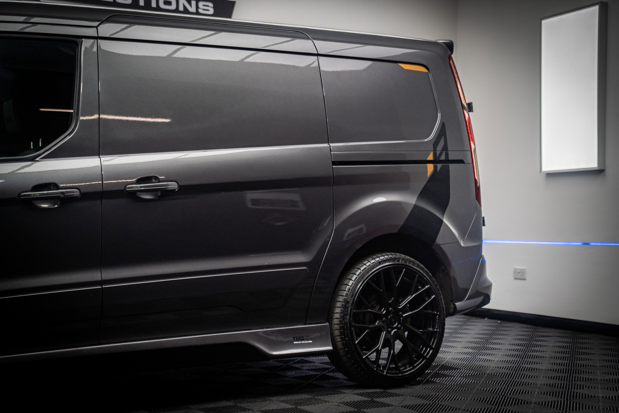 Ford Transit Connect 1.5 240 EcoBlue Limited Panel Van 5dr Diesel Auto L2 Euro 6 (s/s) (120 ps) 5dr Automatic 2026