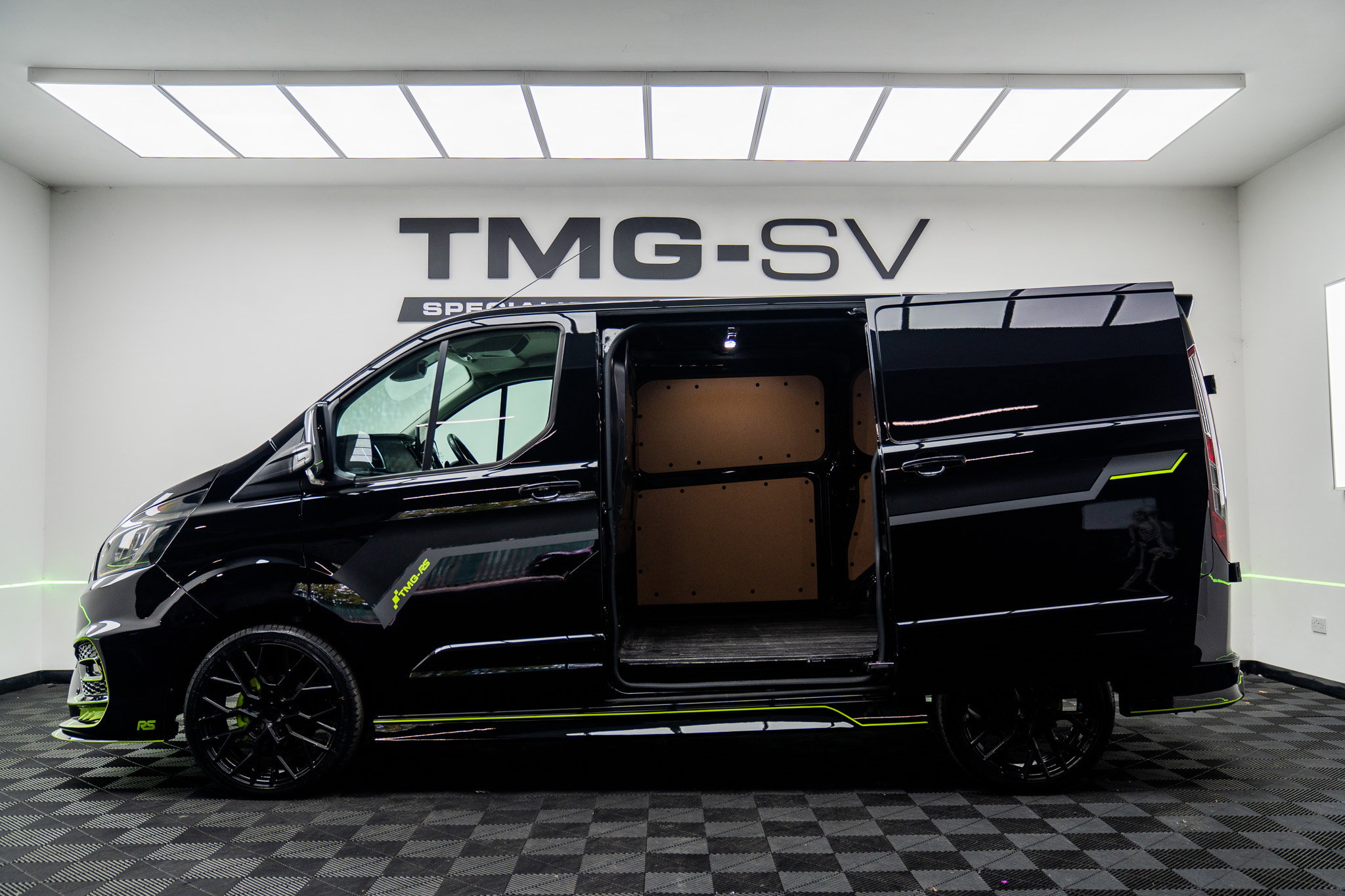 Ford Transit Custom 2.0 280 TMG R TRANSIT CUSTOM EcoBlue Limited Panel Van 5dr Diesel Manual L1 H1 Euro 6 (s/s) (130 ps) 5dr Manual 2026