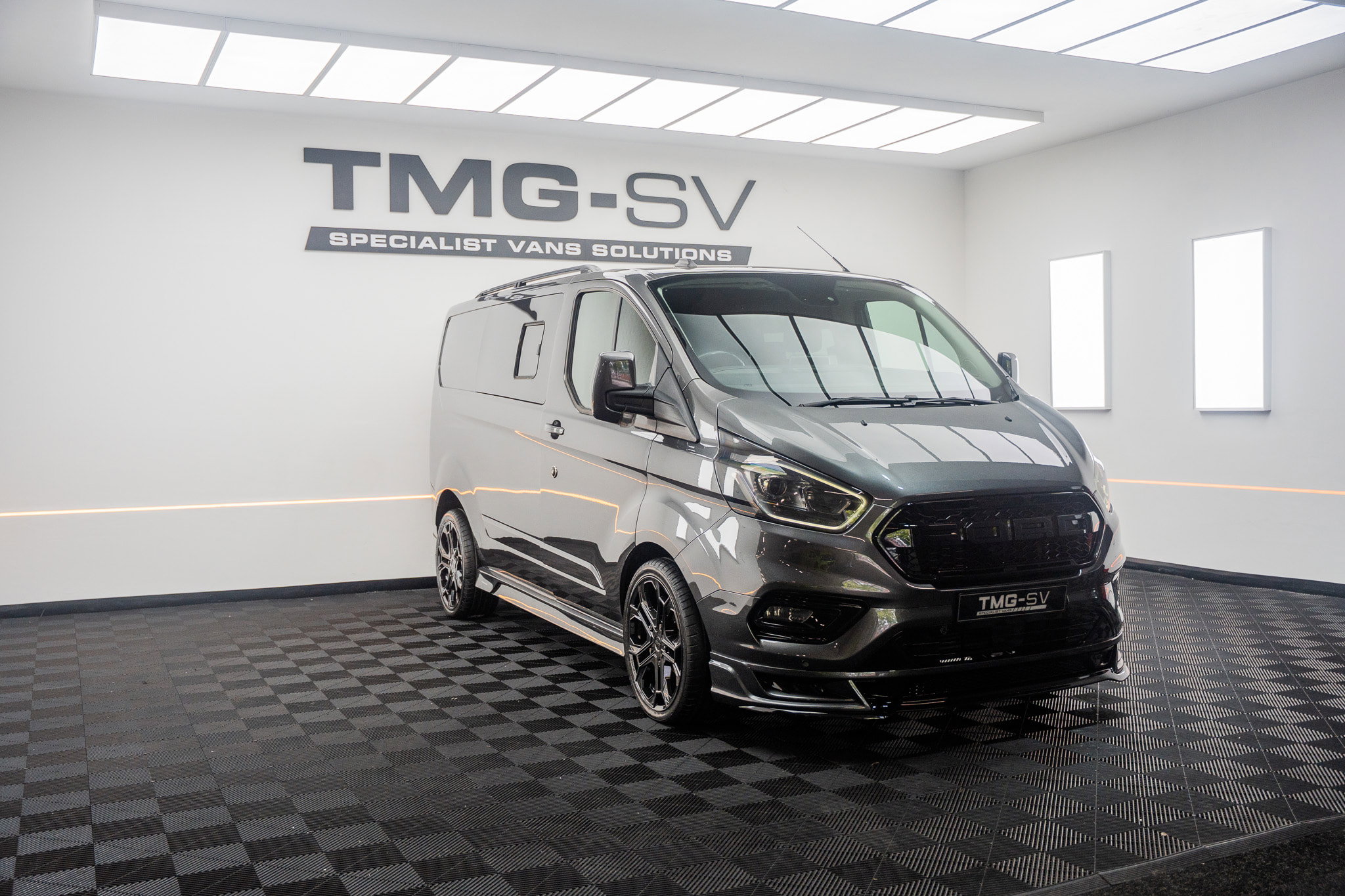 Ford Transit Custom 2.0 TRANSIT CUSTOM EcoBlue Limited KOMBI VAN 5dr Diesel Auto L1 H1 Euro 6 RS SPORT 5dr Automatic 2026