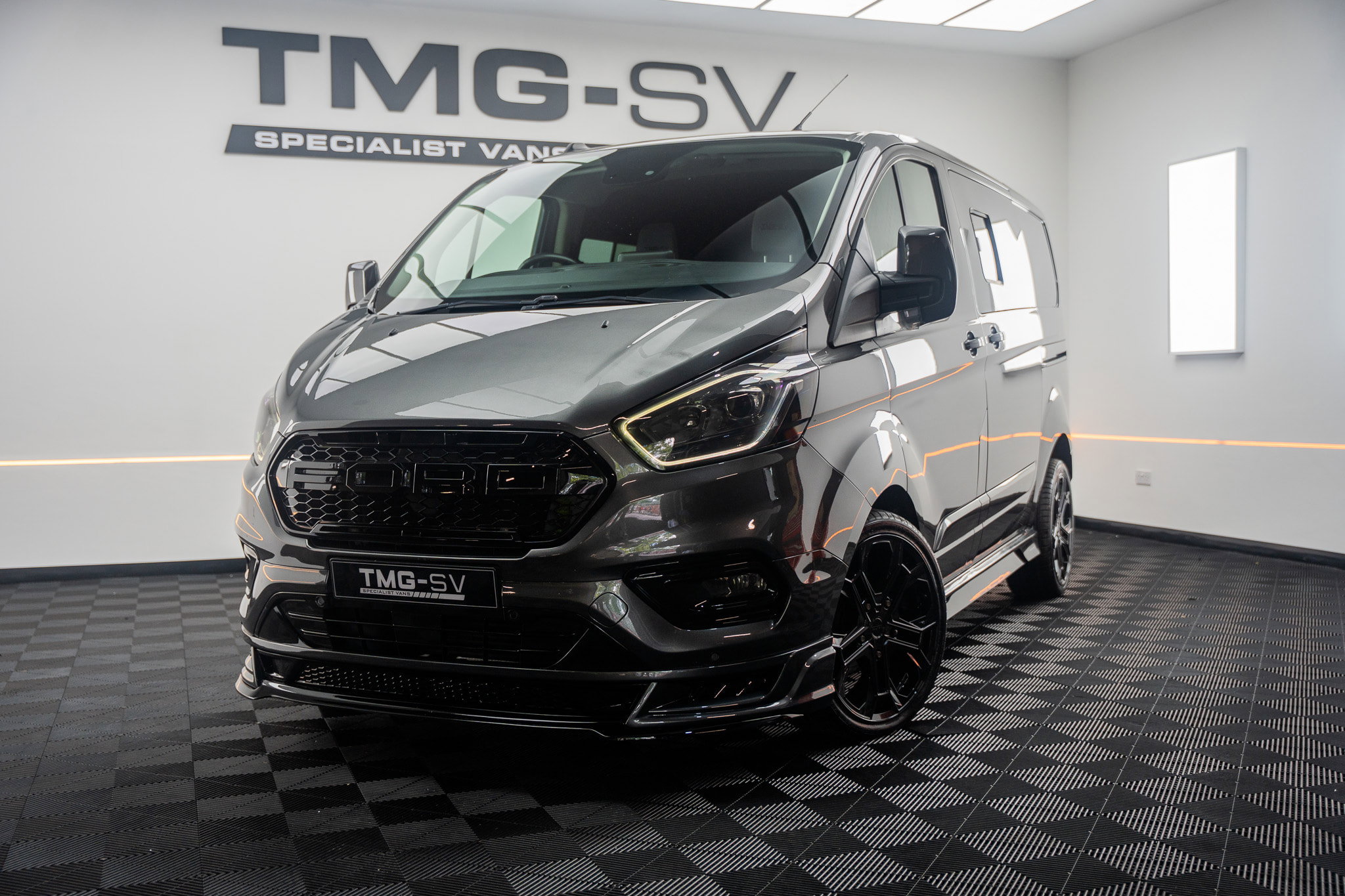 Ford Transit Custom 2.0 TRANSIT CUSTOM EcoBlue Limited KOMBI VAN 5dr Diesel Auto L1 H1 Euro 6 RS SPORT 5dr Automatic 2026