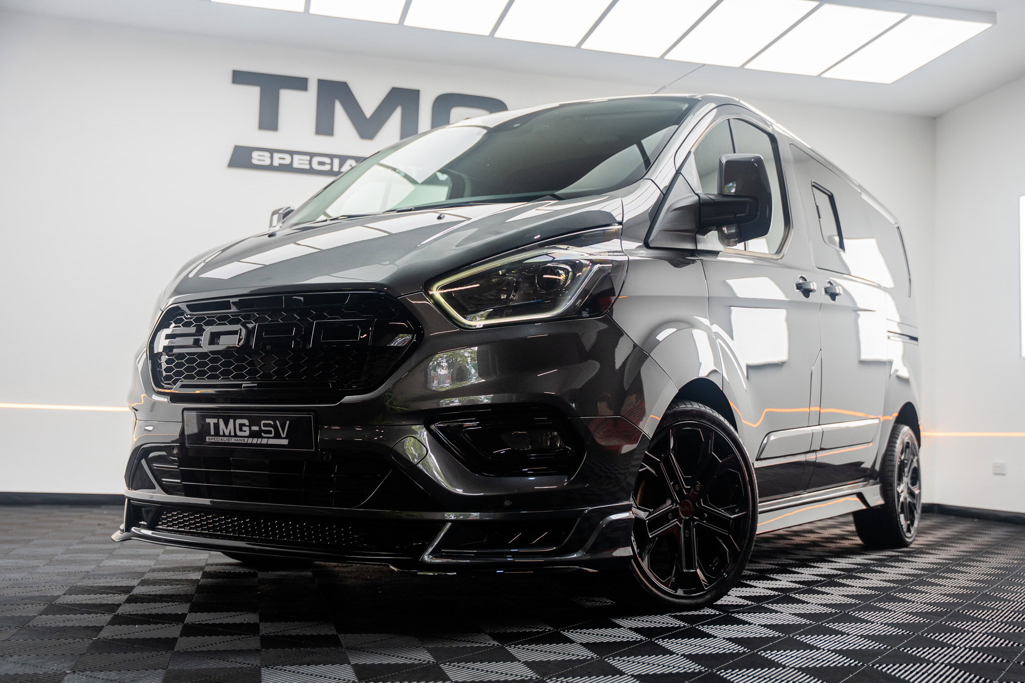 Ford Transit Custom 2.0 TRANSIT CUSTOM EcoBlue Limited KOMBI VAN 5dr Diesel Auto L1 H1 Euro 6 RS SPORT 5dr Automatic 2026