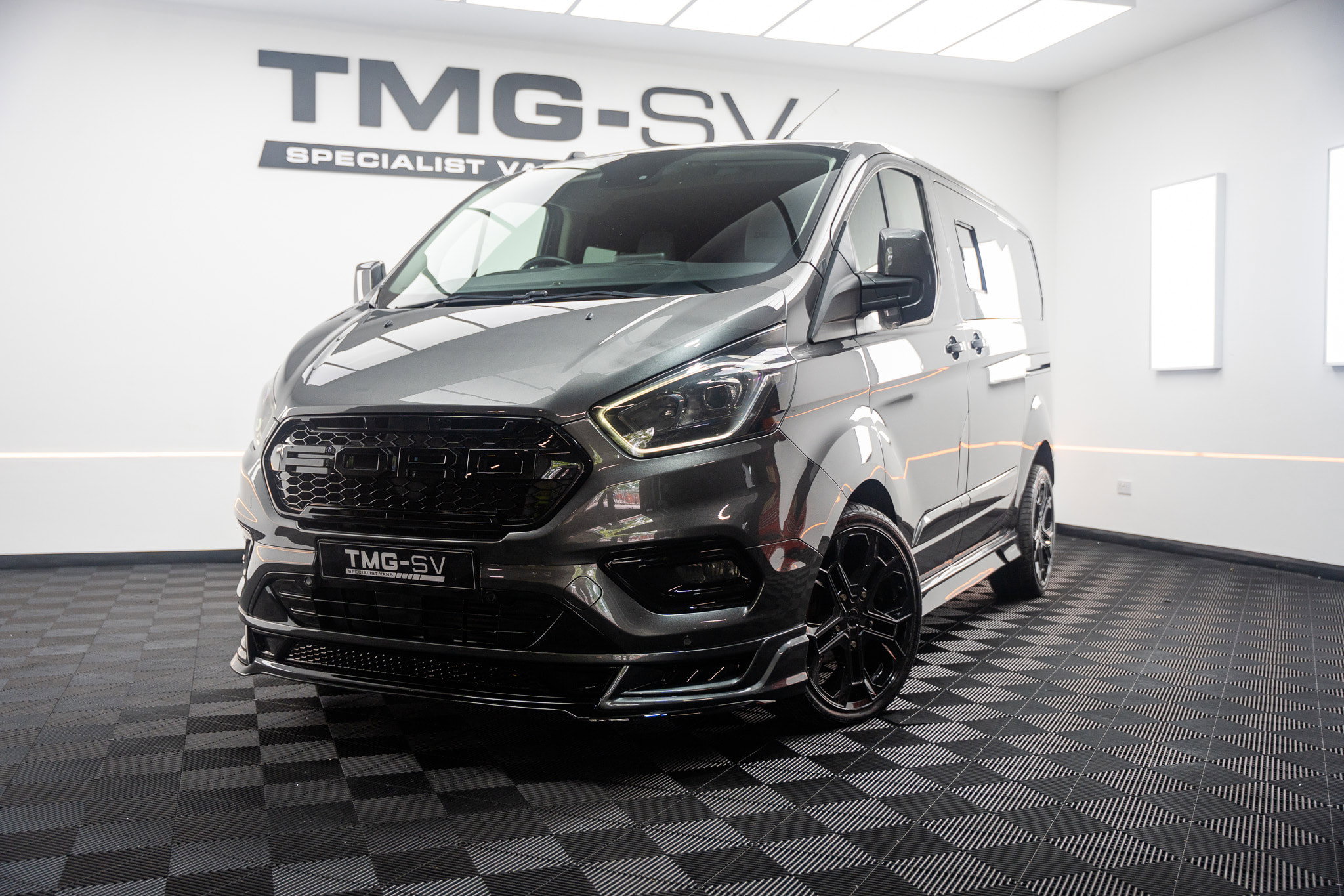 Ford Transit Custom 2.0 TRANSIT CUSTOM EcoBlue Limited KOMBI VAN 5dr Diesel Auto L1 H1 Euro 6 RS SPORT 5dr Automatic 2026