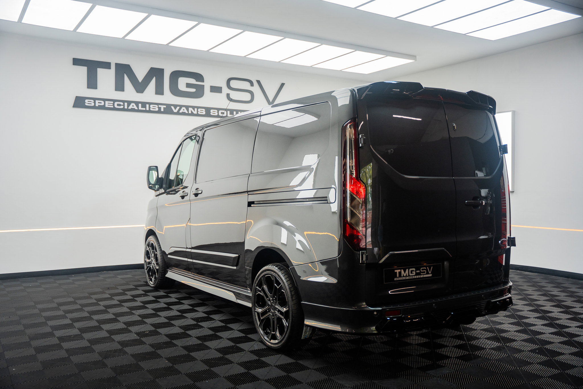 Ford Transit Custom 2.0 TRANSIT CUSTOM Limited Panel Van 5dr Diesel Manual L1 H1 Euro 6 RS SPORT 5dr Manual 2026