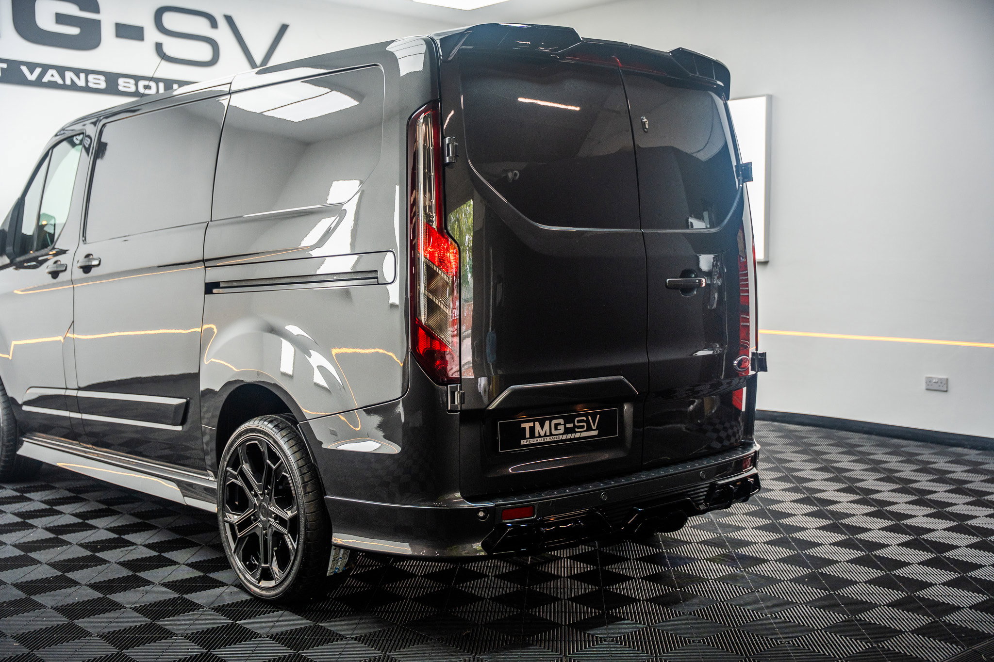Ford Transit Custom 2.0 TRANSIT CUSTOM Limited Panel Van 5dr Diesel Manual L1 H1 Euro 6 RS SPORT 5dr Manual 2026