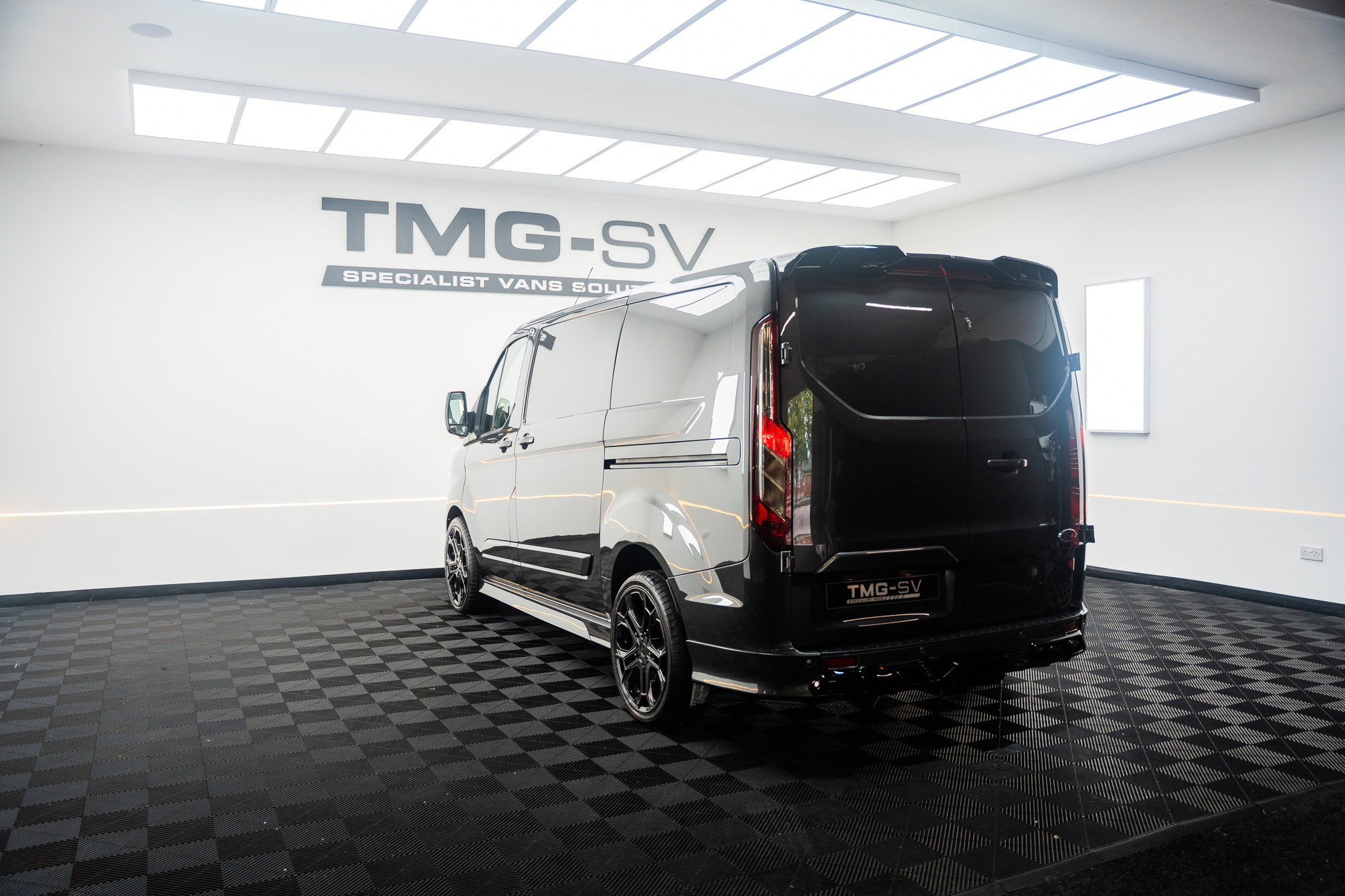 Ford Transit Custom 2.0 TRANSIT CUSTOM Limited Panel Van 5dr Diesel Manual L1 H1 Euro 6 RS SPORT 5dr Manual 2026