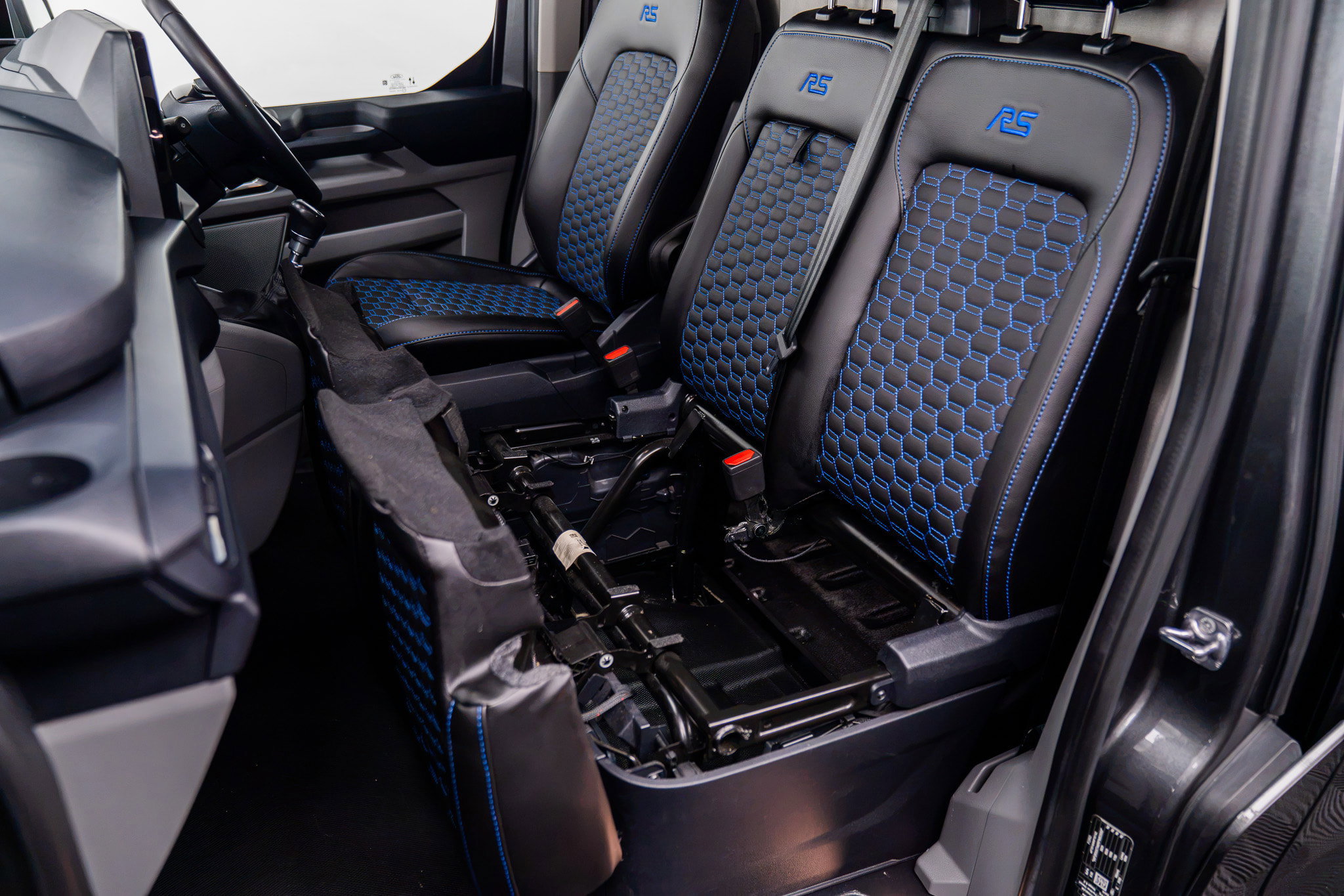 Ford Transit Custom 2.0 300 EcoBlue Limited Panel Van 5dr Diesel Manual L1 H1 Euro 6 (s/s) (136 ps) RS SPORT 5dr Manual 2026