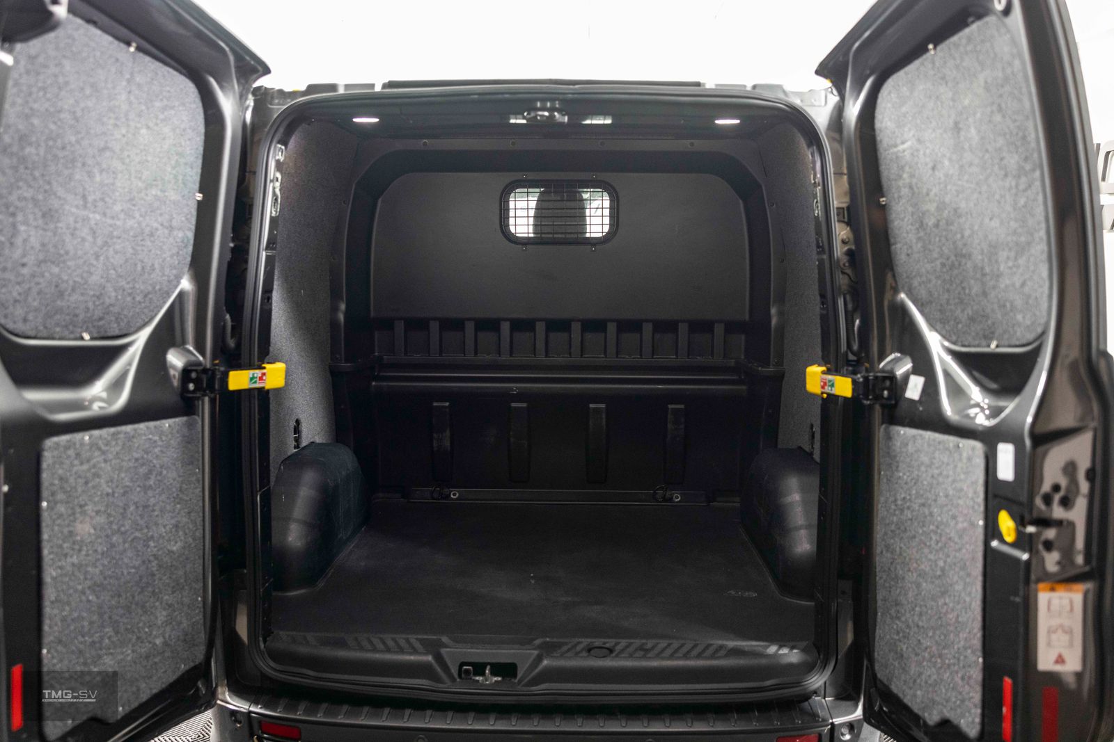 Ford Transit Custom 2.0 320 EcoBlue Limited Crew Van Double Cab 5dr Diesel Auto L1 H1 Euro 6 (s/s) (185 ps) RS SPORT 5dr Automatic 2026