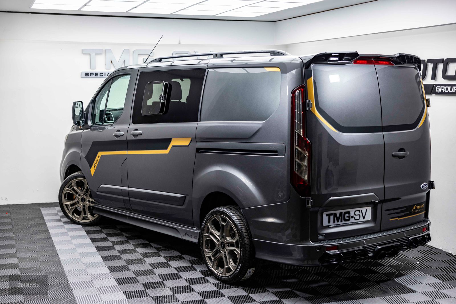 Ford Transit Custom 2.0 320 EcoBlue Limited Crew Van Double Cab 5dr Diesel Auto L1 H1 Euro 6 (s/s) (185 ps) RS SPORT 5dr Automatic 2026