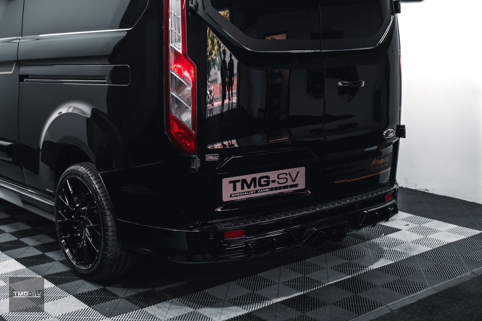 Ford Transit Custom 2.0L 300 LIMITED P/V L2 H1 Diesel Manual Euro 6 TMG RS SPORT LWB 5dr Manual 2026