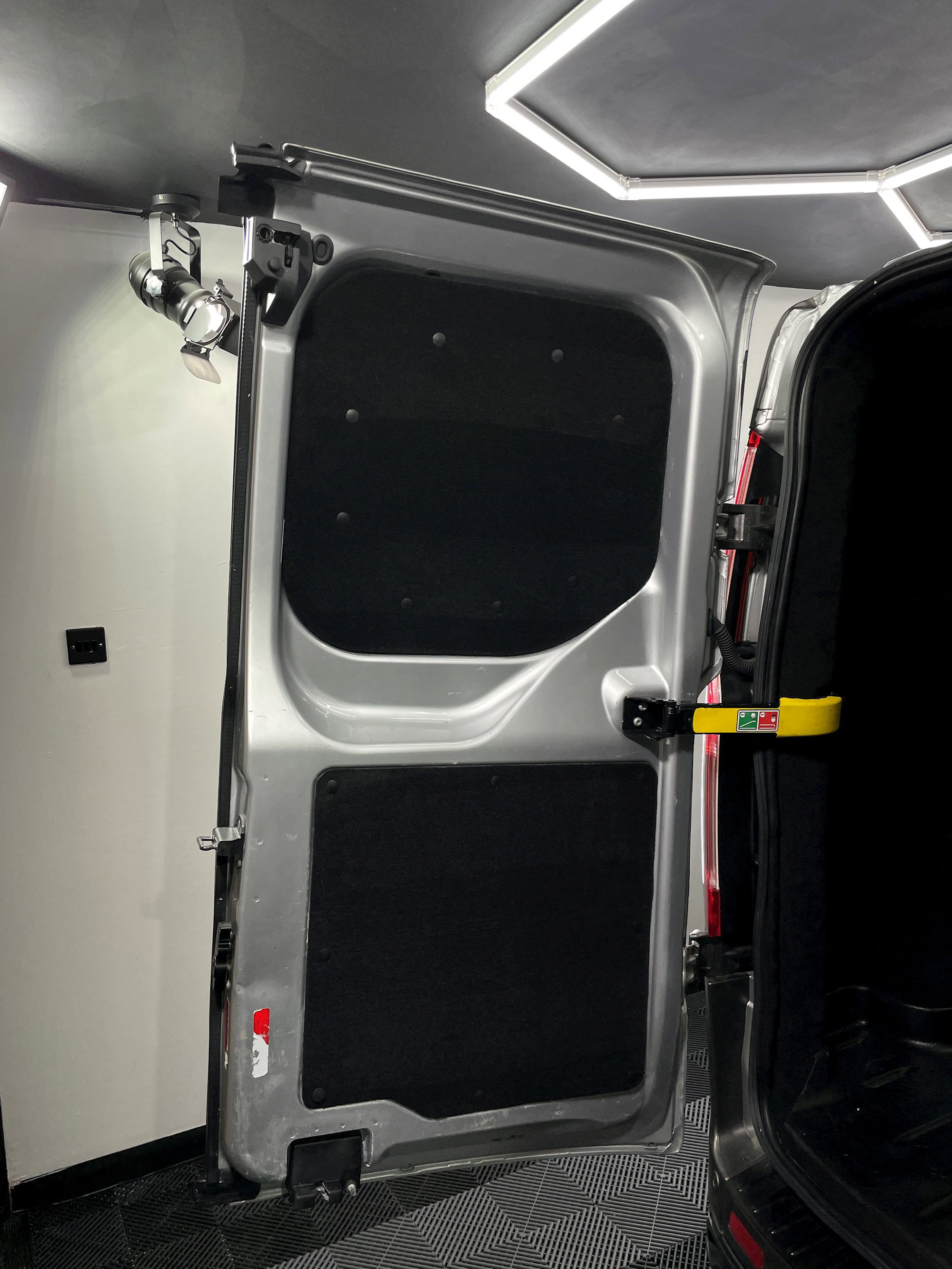 Ford Transit Custom 300 LIMITED P/V L1 H1 5dr Manual 2026