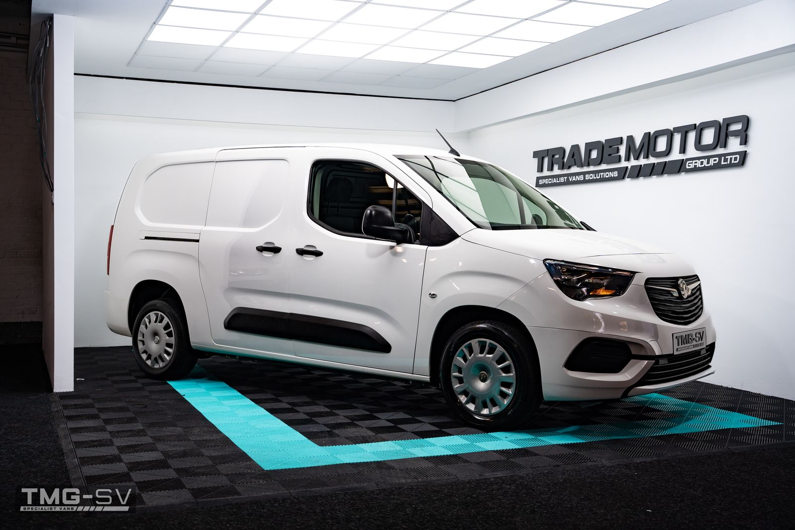 Vauxhall Combo 1.5L 2300 SportIVE TD S/S Diesel Manual Euro 6 6dr Manual 2026