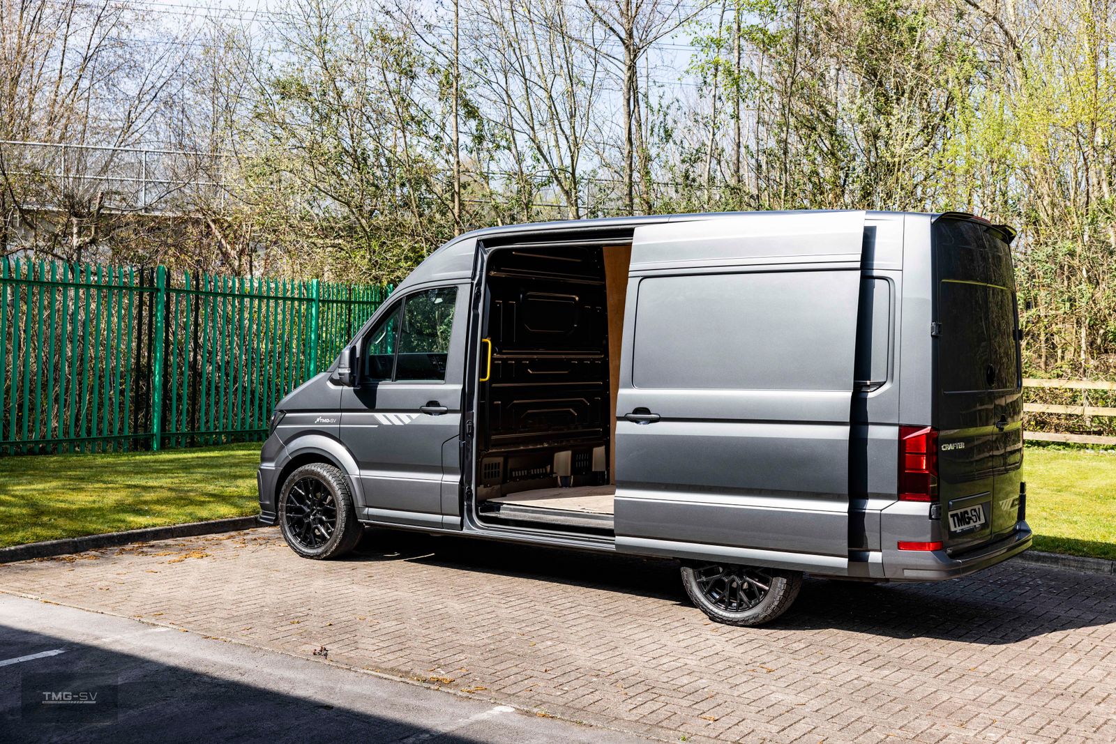 Volkswagen Crafter 2.0 TDI CR30 CRAFTER Panel Van 5dr Diesel Manual FWD MWB High Roof Euro 6 (s/s) TMG R 5dr Manual 2026
