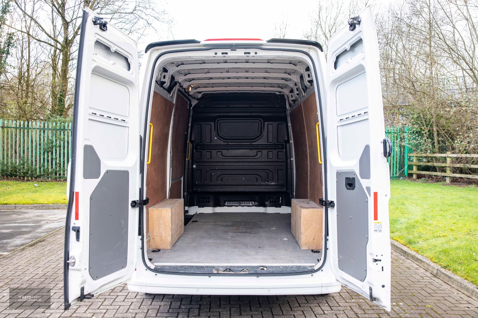 Volkswagen Crafter 2.0 TDI crafter CR35 Trendline Panel Van 5dr Diesel Manual FWD MWB Euro 6 (s/s) (140 ps) TMG R 5dr Manual 2026