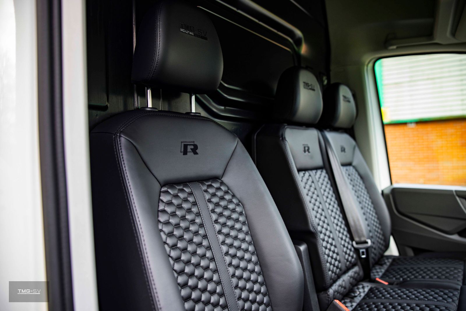 Volkswagen Crafter 2.0 TDI crafter CR35 Trendline Panel Van 5dr Diesel Manual FWD MWB Euro 6 (s/s) (140 ps) TMG R 5dr Manual 2026