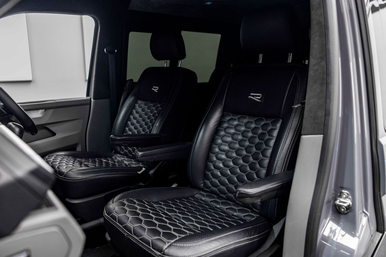 Volkswagen Transporter 2.0 TDI T32 Highline Kombi Double Cab 5dr Diesel DSG FWD SWB Euro 6 (s/s) (150 ps) 5dr Automatic 2026