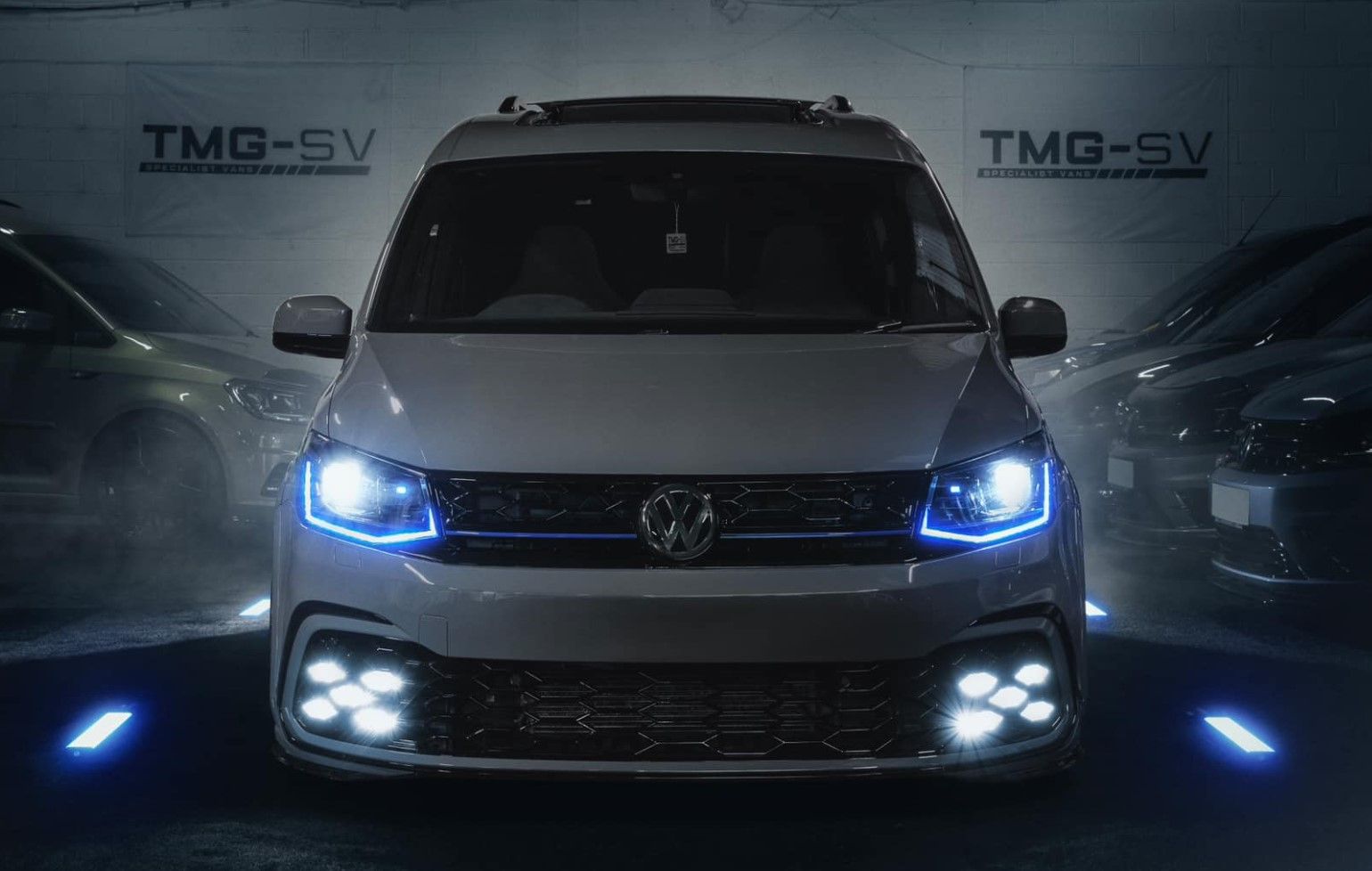 First VW Caddy MK4 in the world with a third party sliding panoramic roof