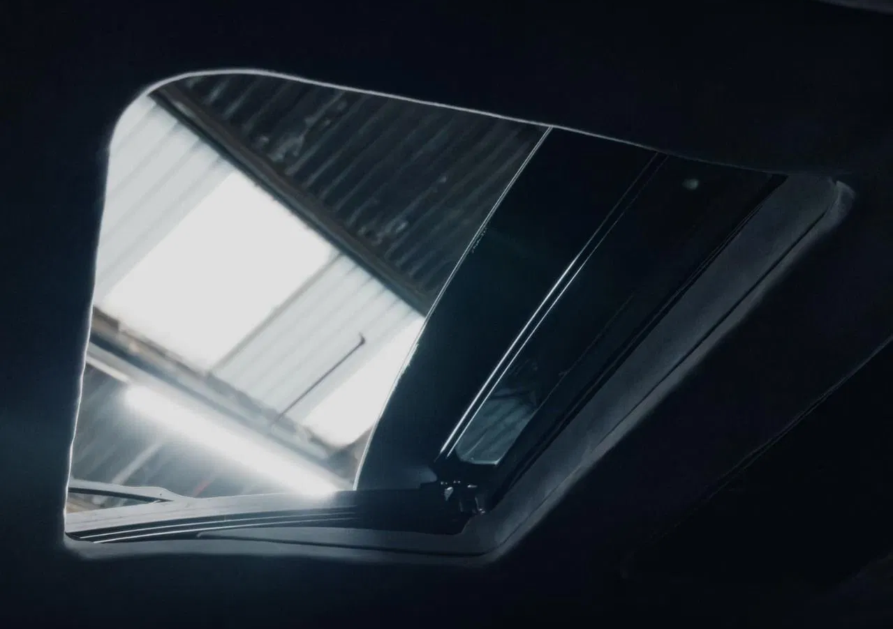 Caddy with full panoramic sunroof