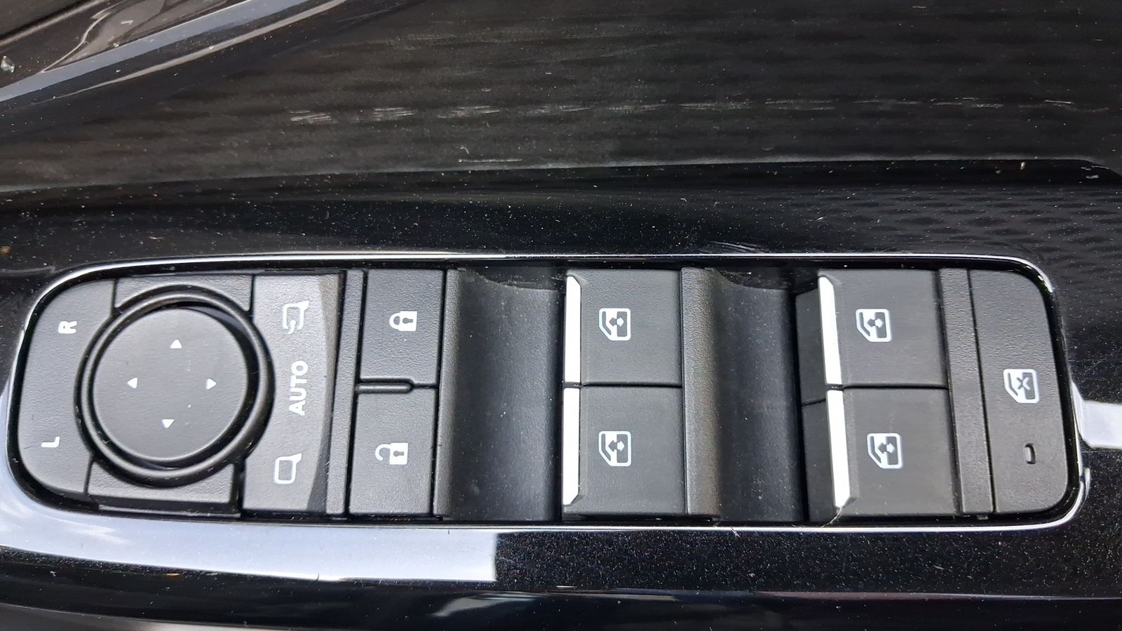 Suzuki E vitara 61kWh Motion SUV 5dr Electric Auto (174 ps) 5dr Automatic 2026