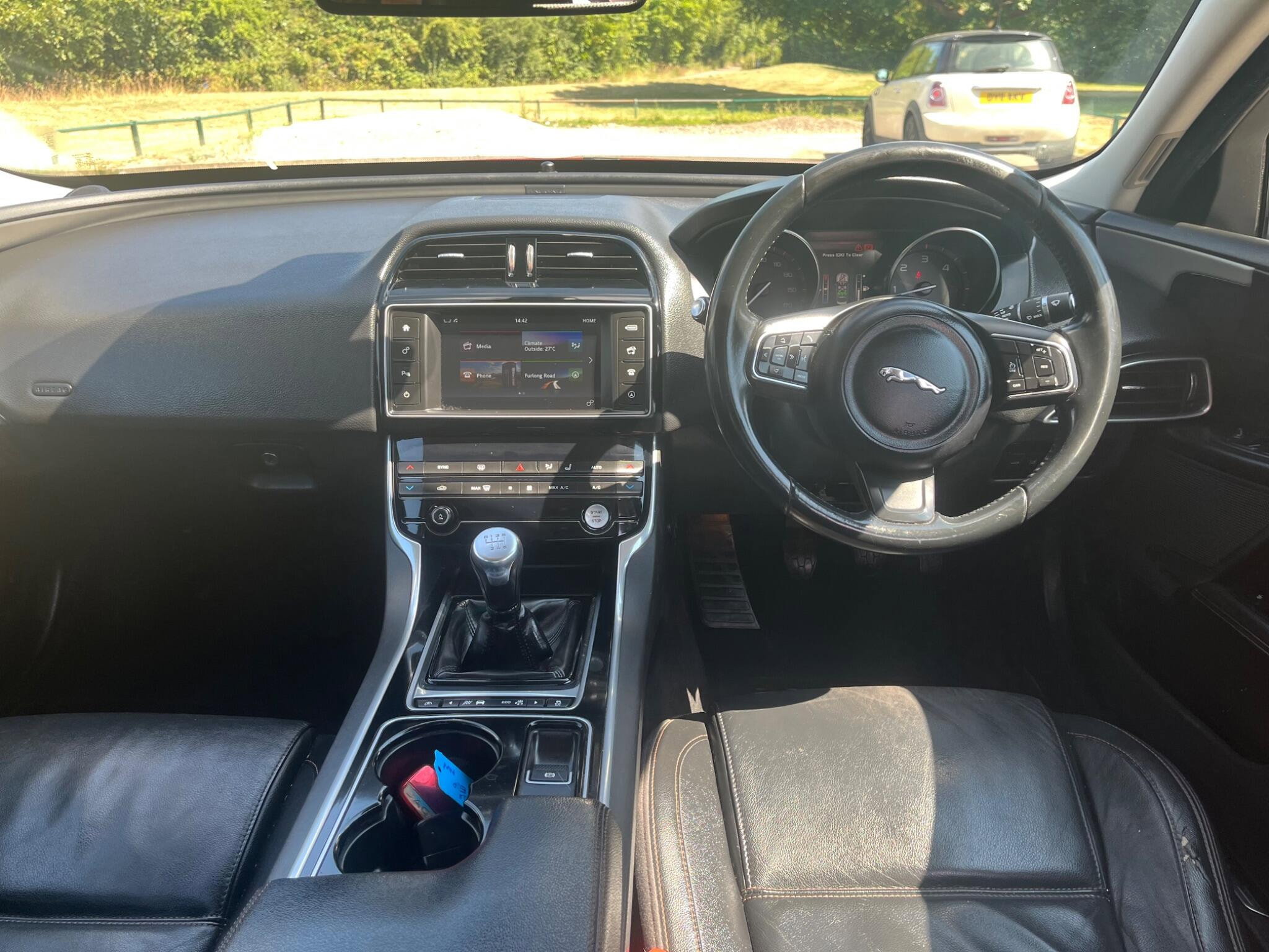 Jaguar XE 2.0d Prestige Euro 6 (s/s) 4dr 4dr Manual 2026