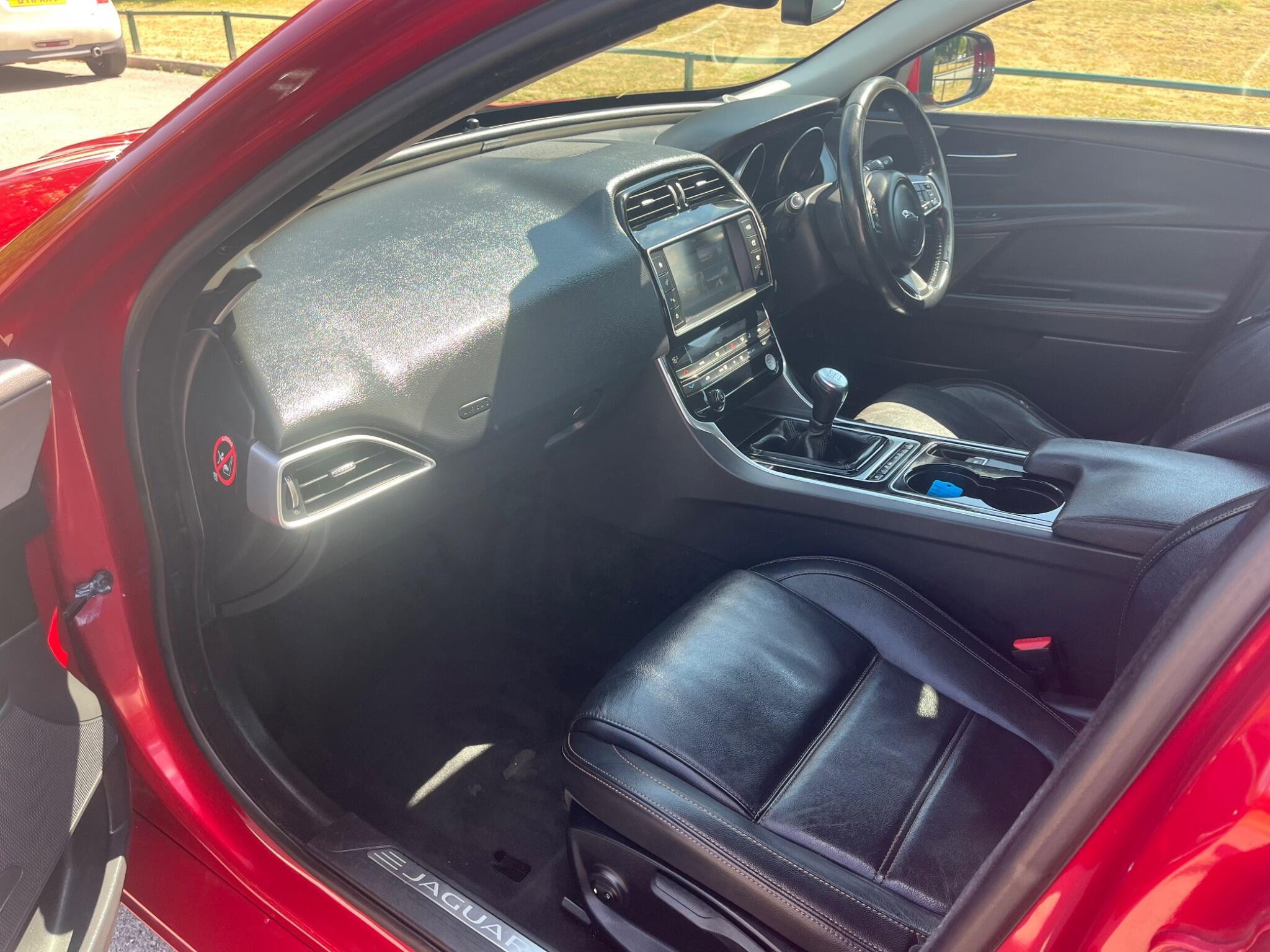 Jaguar XE 2.0d Prestige Euro 6 (s/s) 4dr 4dr Manual 2026