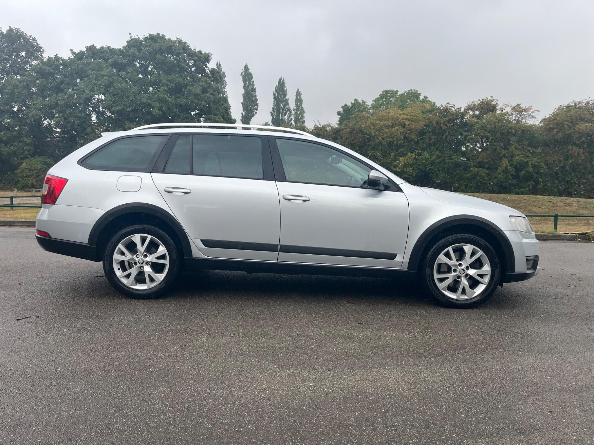 Skoda Octavia 2.0 TDI Scout DSG 4WD Euro 6 (s/s) 5dr 5dr Automatic 2026